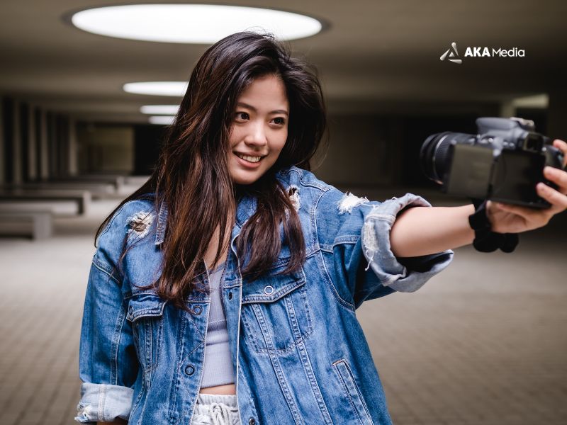 Ở giai đoạn sản xuất, Content Creator trực tiếp tham gia vào việc tạo ra nội dung