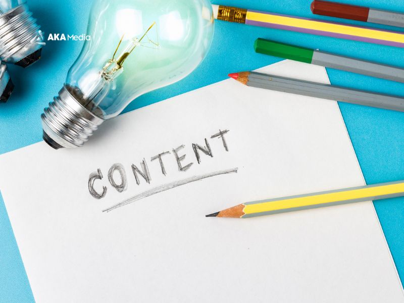 Content hay là nội dung có khả năng thu hút sự chú ý, giữ chân người đọc và thúc đẩy họ thực hiện một hành động cụ thể